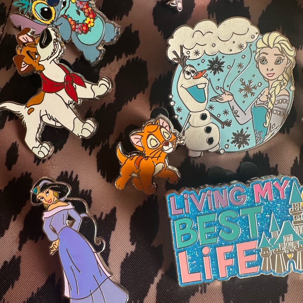 Disney Character Pin Collection - Picture 8 of 11